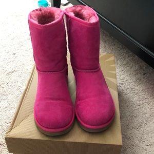 Hot pink uggs big girls size 4
